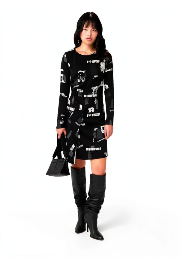 Maglietta Donna Desigual Stampa Giornale Nero Slim Fit-5